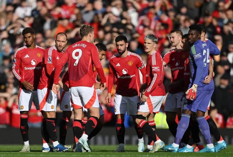 Cân nhắc các yếu tố về sân bãi và thời tiết 