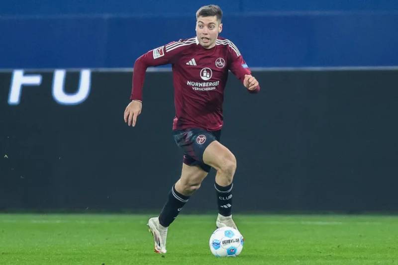 Những “cơn gió lạ” từ các CLB trung bình